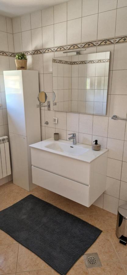 Villa Castanea - Kuca Za Odmor S Bazenom Kukci Zewnętrze zdjęcie